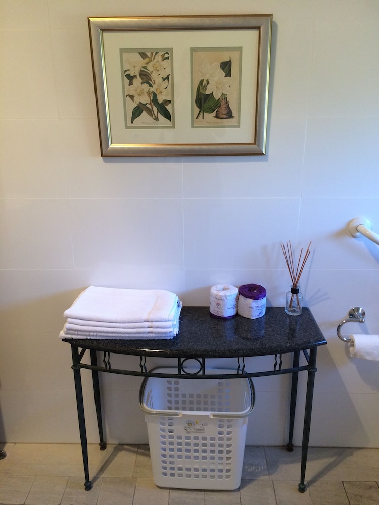 King/Twin Standard with Shared Bathroom and Air-Con photo 2