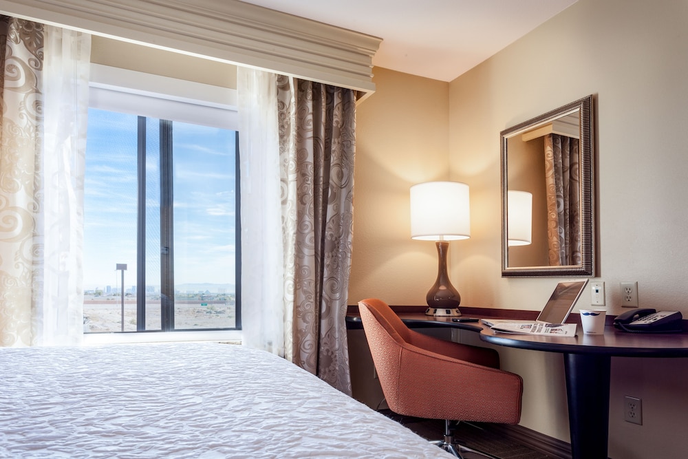 Suite, 1 King Bed, Accessible, Non Smoking