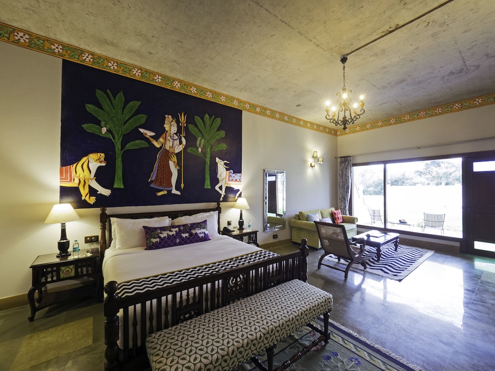 Junior Suite, 1 King Bed photo 3