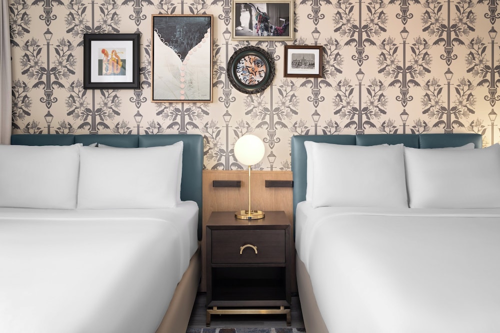Standard Room, 2 Double Beds, Accessible, Non Smoking (Communications) - Photo 5
