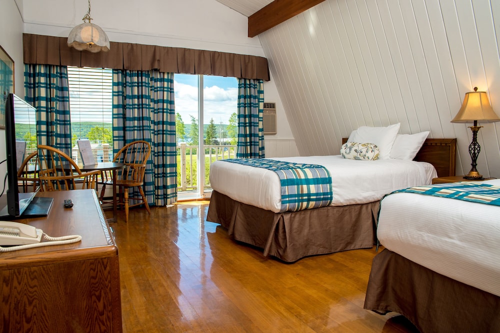 Chalet, 2 Queen Beds - Photo 1