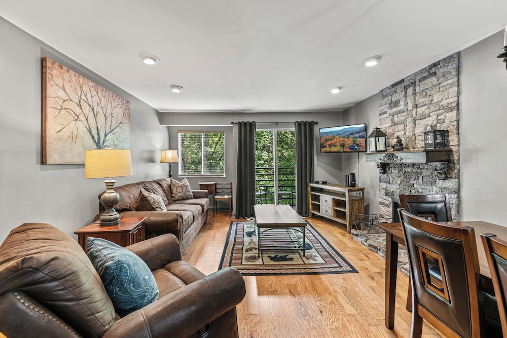 Condo, Multiple Beds, Hot Tub, Mountain View (Timber Ridge Escape)