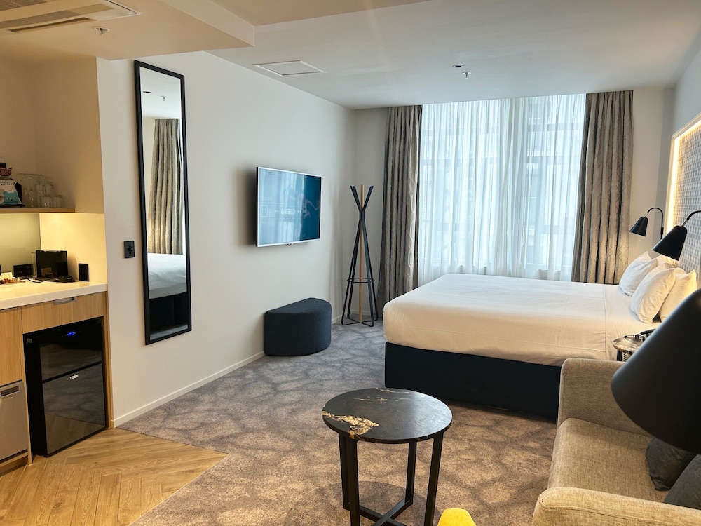 Premier Double Room, 1 King Bed photo 2