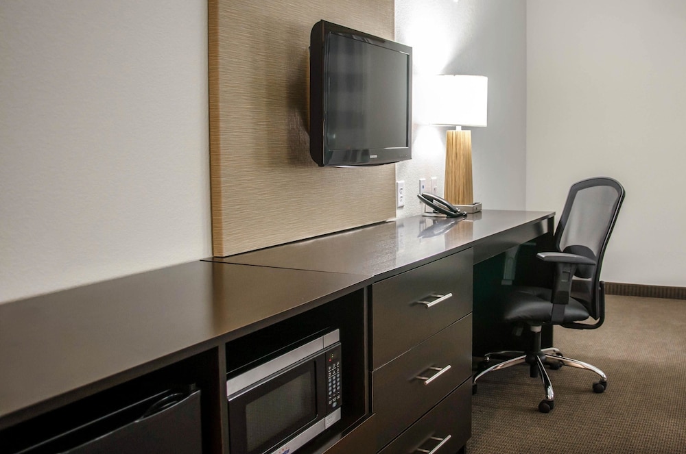 Suite, 1 King Bed with Sofa bed, Non Smoking, Kitchenette - Photo 3