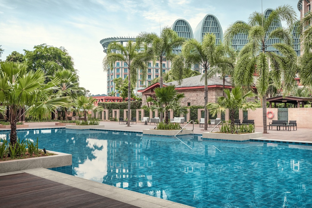Deluxe Pool View Room photo 2