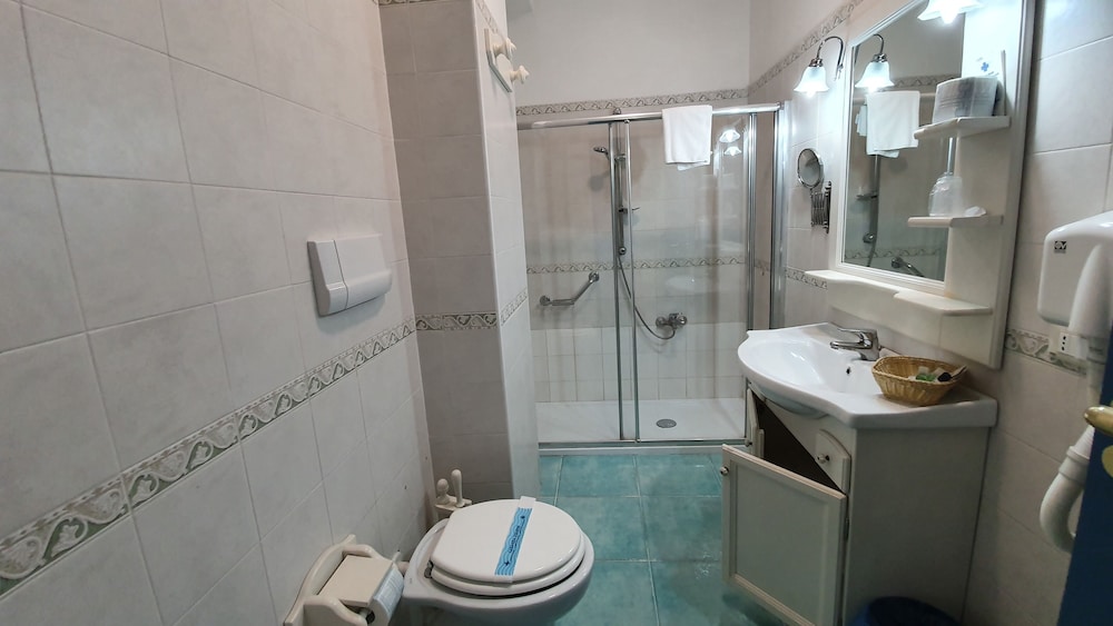 Double Room, Sea View - Photo 5