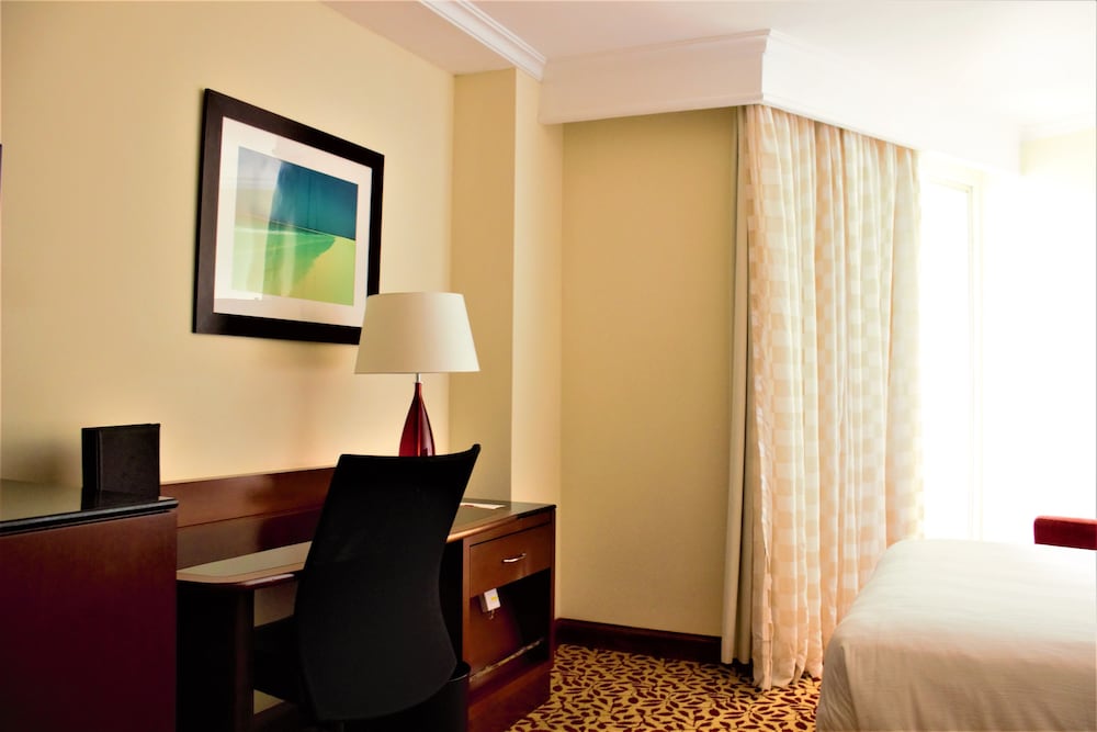 Room, 2 Double Beds, Partial Ocean View photo 1