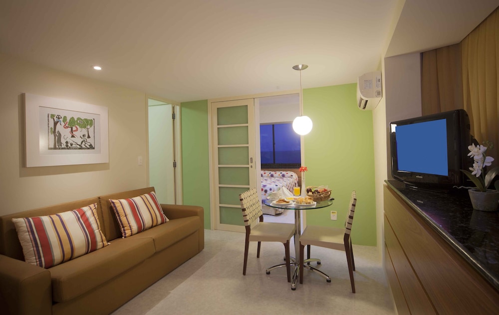 Suite - Photo 3