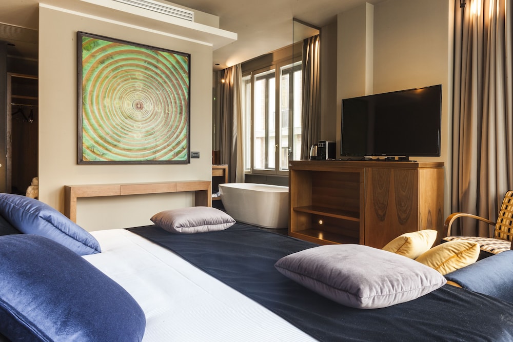 Superior Suite Glass