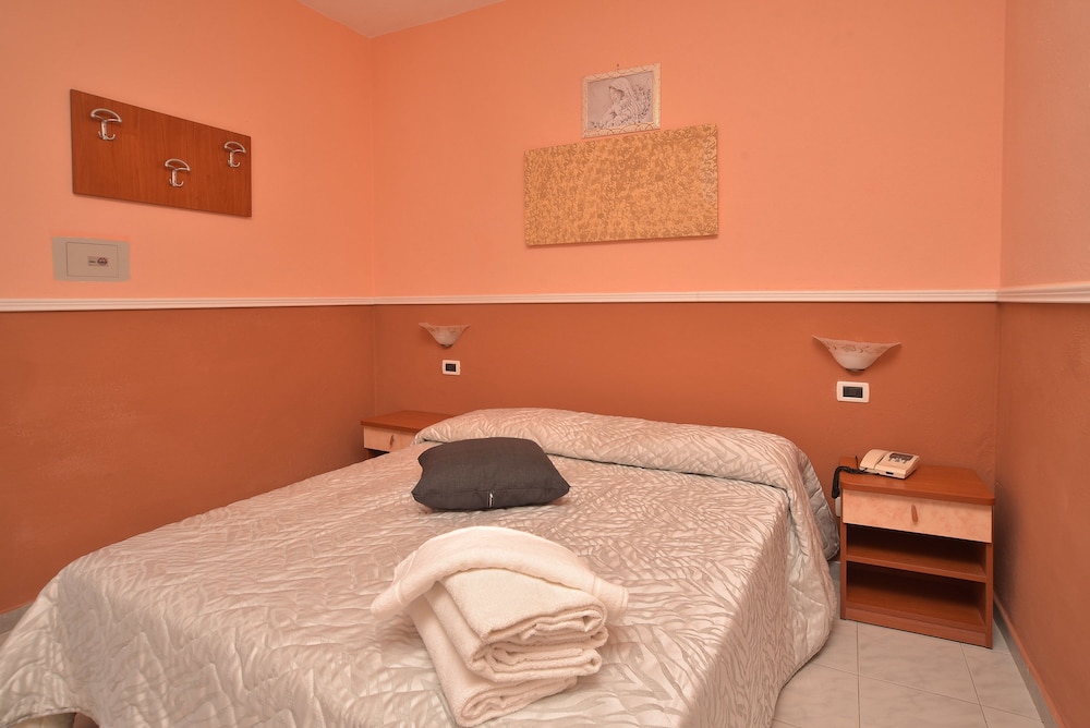 Single Room photo 3