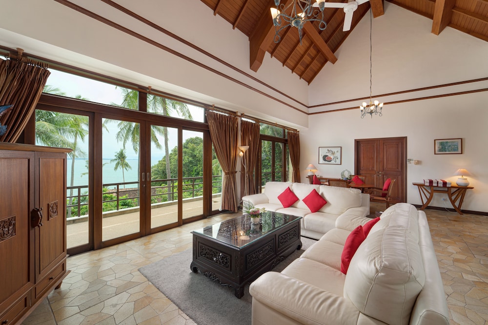 3-Bedroom Sea View Private Pool villa photo 3