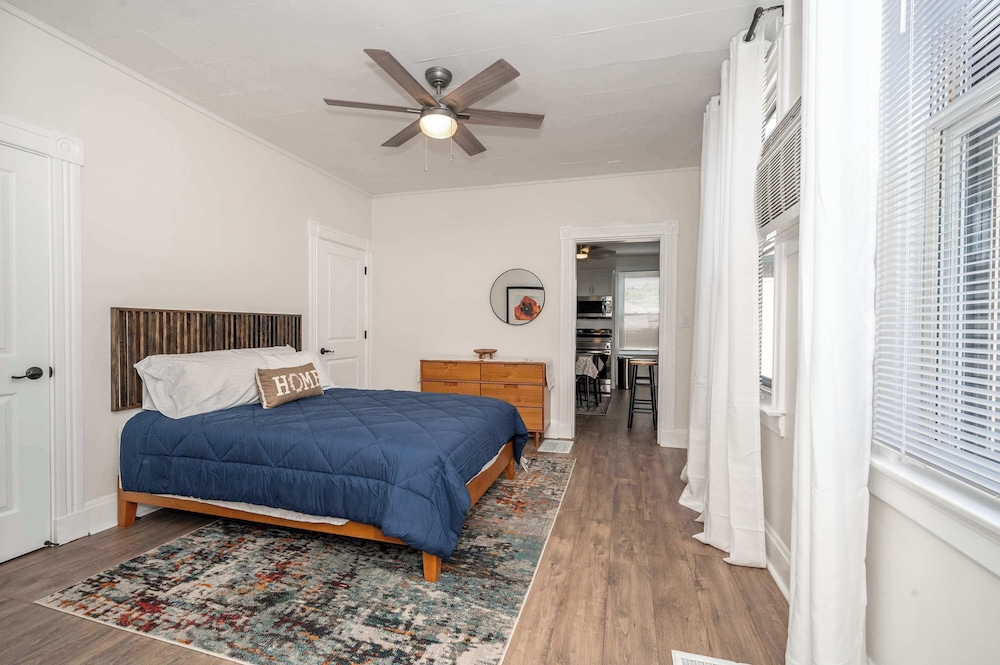 House, Multiple Beds, Balcony (Historic Ludlow Suites) photo 2