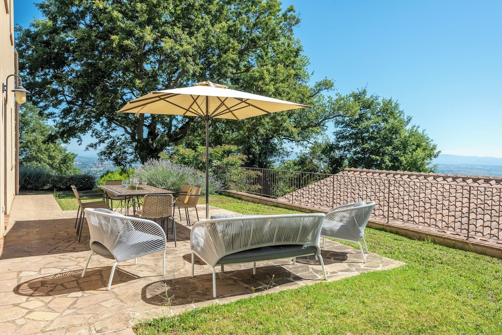 House, 3 Bedrooms, Balcony photo 1