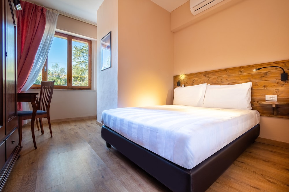 Economy Double Room photo 1