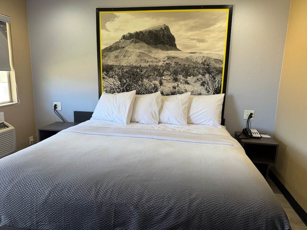 Room, 1 King Bed, Non Smoking - Photo 6