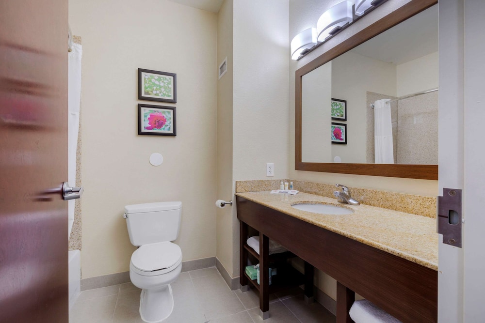 2 Queen Beds, Suite, Nonsmoking - Photo 7