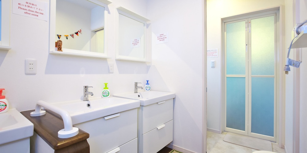 Basic Shared Dormitory, Women only, Non Smoking (Free Wi-Fi) photo 3