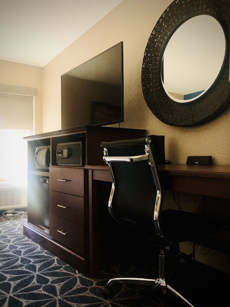 Room, 2 Queen Beds, Non Smoking - Photo 3