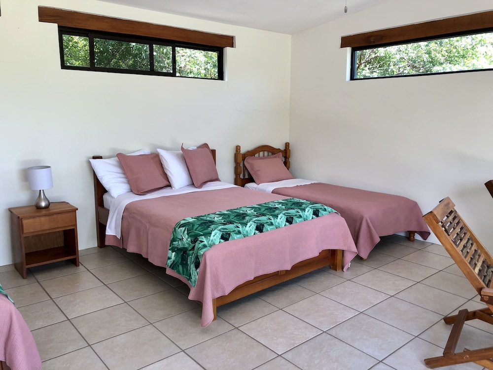 Family Room, Multiple Beds, Non Smoking, Garden View photo 2