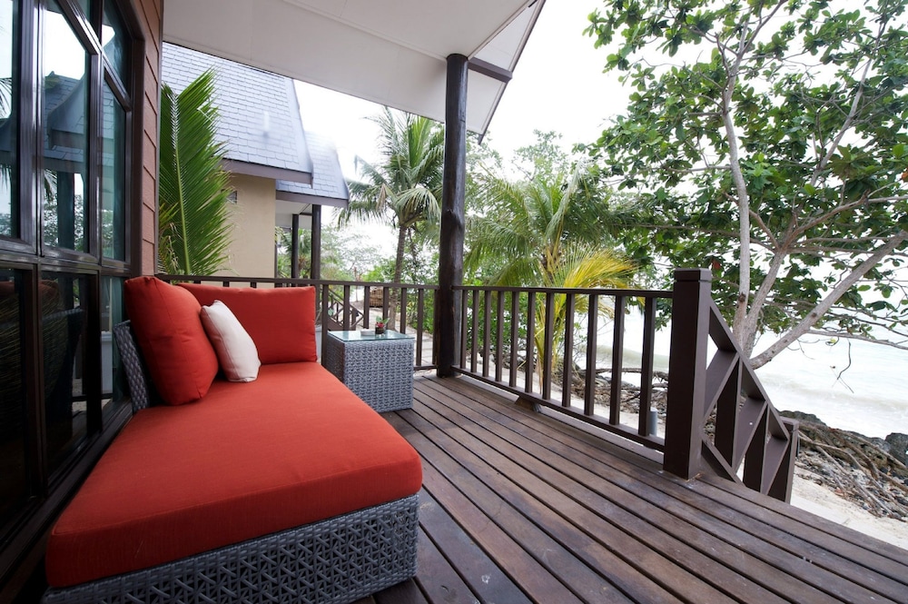 Beach Villa Deluxe photo 3