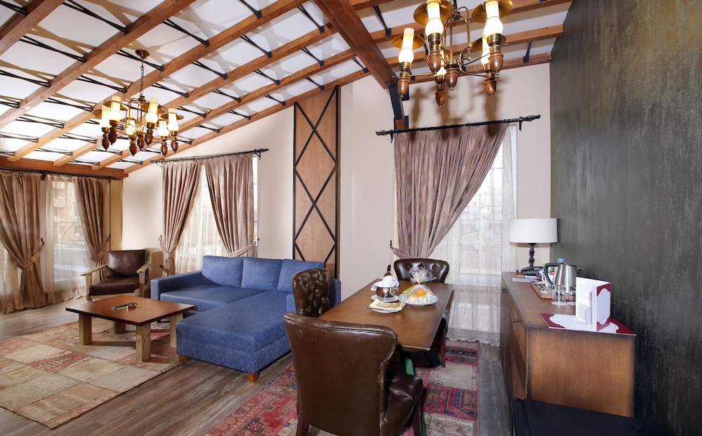 Exclusive Suite, 1 King Bed, Terrace, City View photo 2