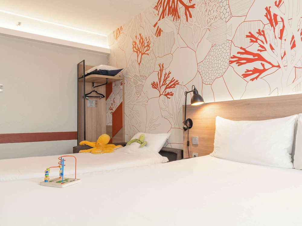 Family Room, 1 Queen Bed with Sofa bed