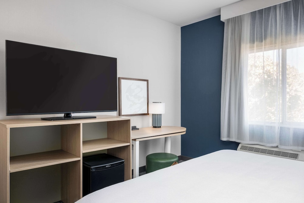 Room, 2 Queen Beds, Accessible photo 3