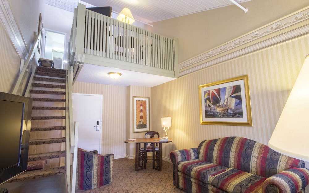 Suite Mezzanine, 1 Queen Bed with Sofabed photo 3