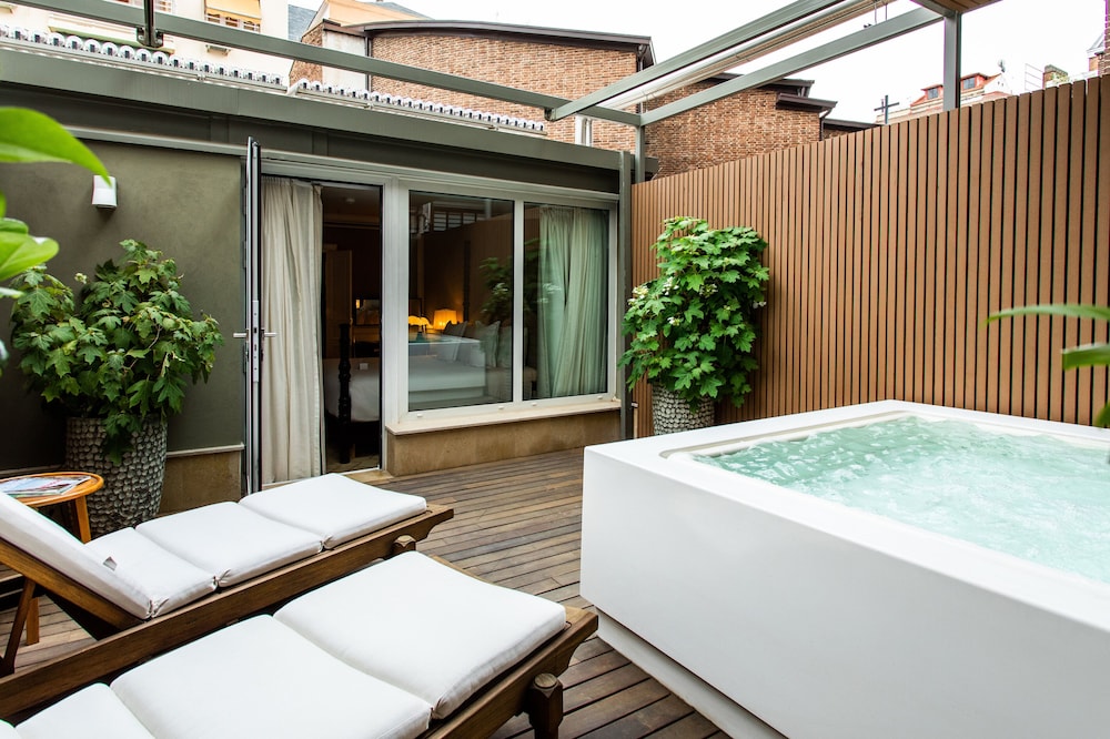 Villa, Jetted Tub (Bless Wellbeing, Terrace, Single Use) - Photo 1