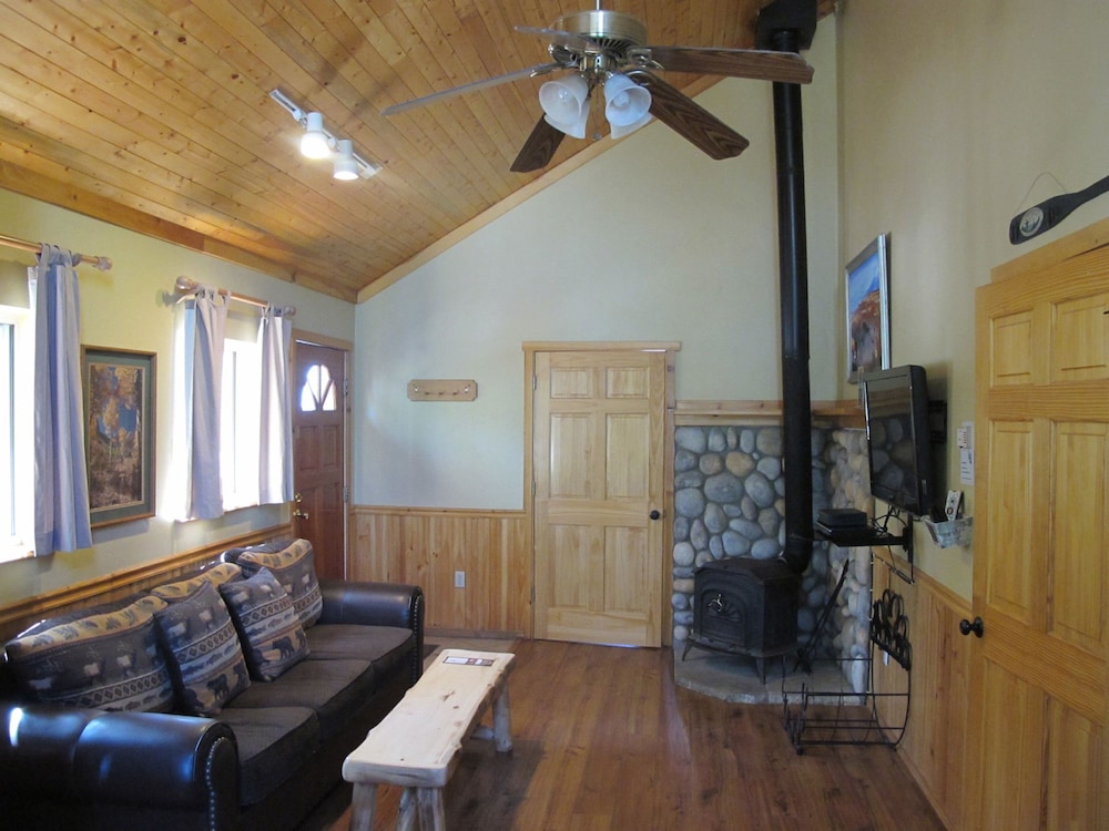 Luxury Cabin, 2 Bedrooms (Aspen)