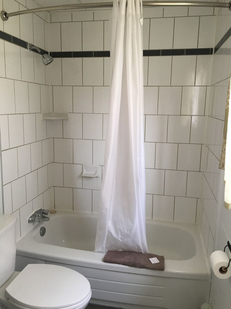 Room, 2 Queen Beds, Non Smoking (Efficiency) photo 3