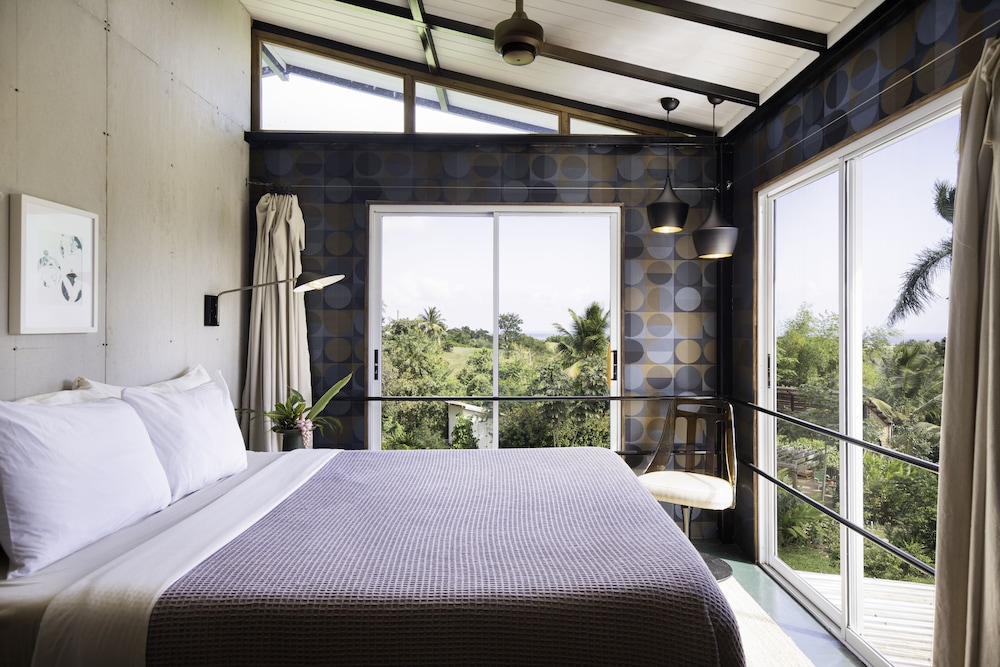 Grand Cabin, Multiple Bedrooms, Kitchen, Ocean View