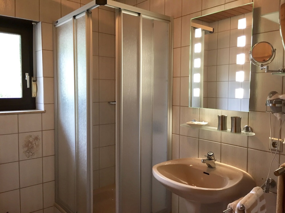 Apartment, Private Bathroom (Ferienwohnung 3 im OG) photo 3