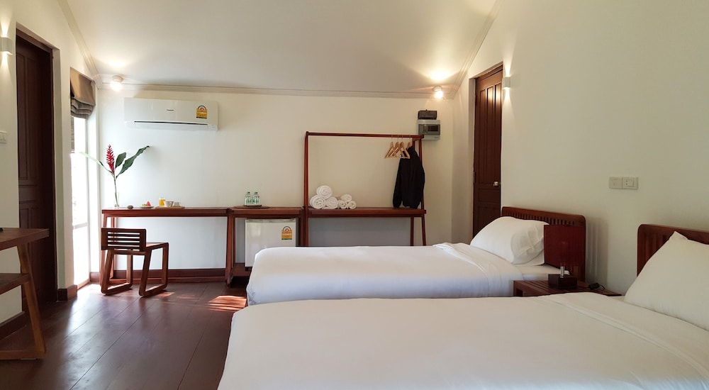 Standard Bungalow Twin Bed photo 1