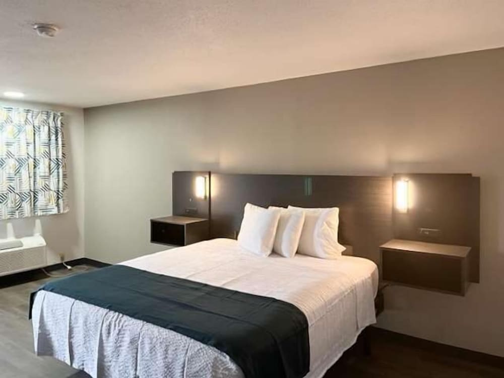 Deluxe Room, 1 King Bed, Non Smoking