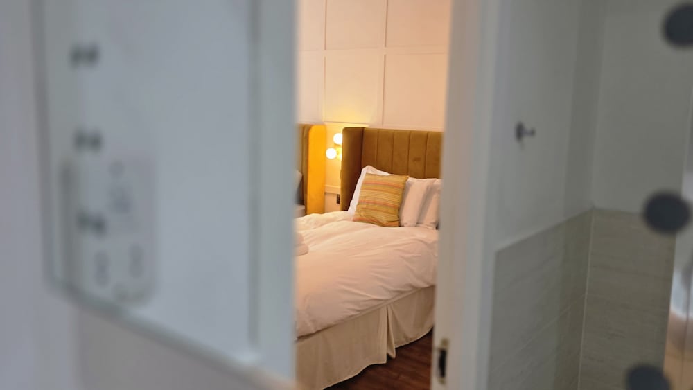 Classic Twin Room - Photo 3