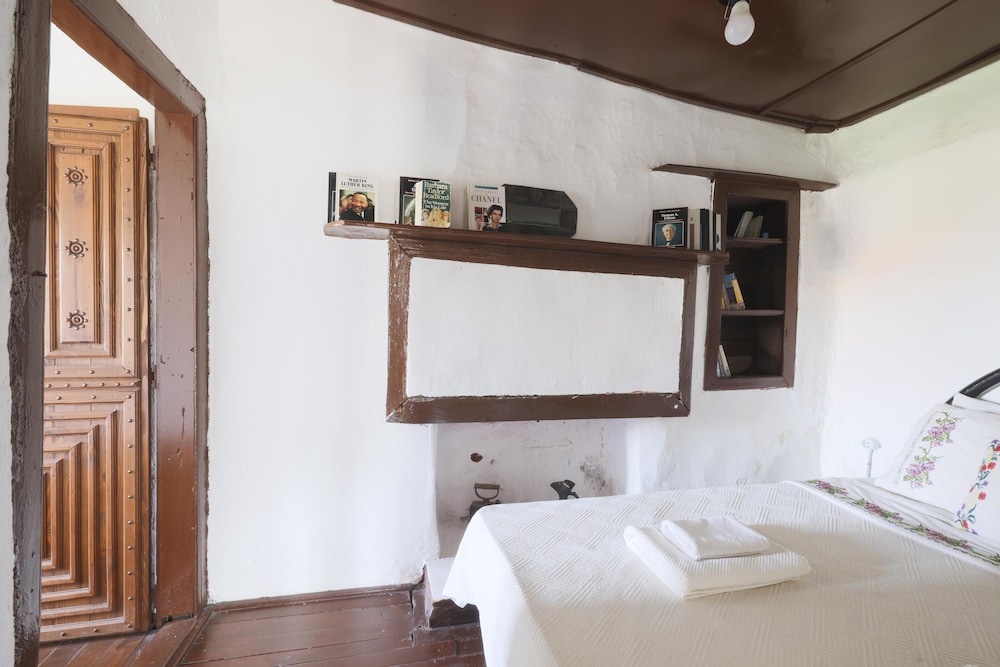 Traditional House photo 1