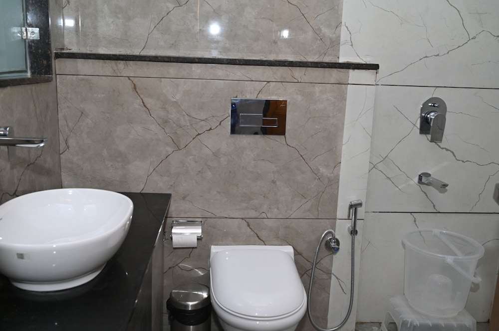 Deluxe Double Room - Photo 15