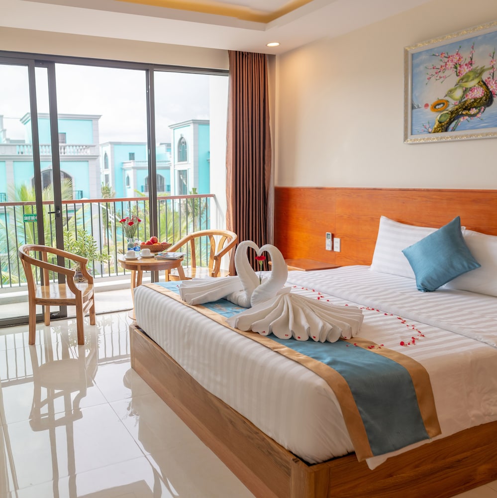 Deluxe Room, 1 King Bed, Balcony