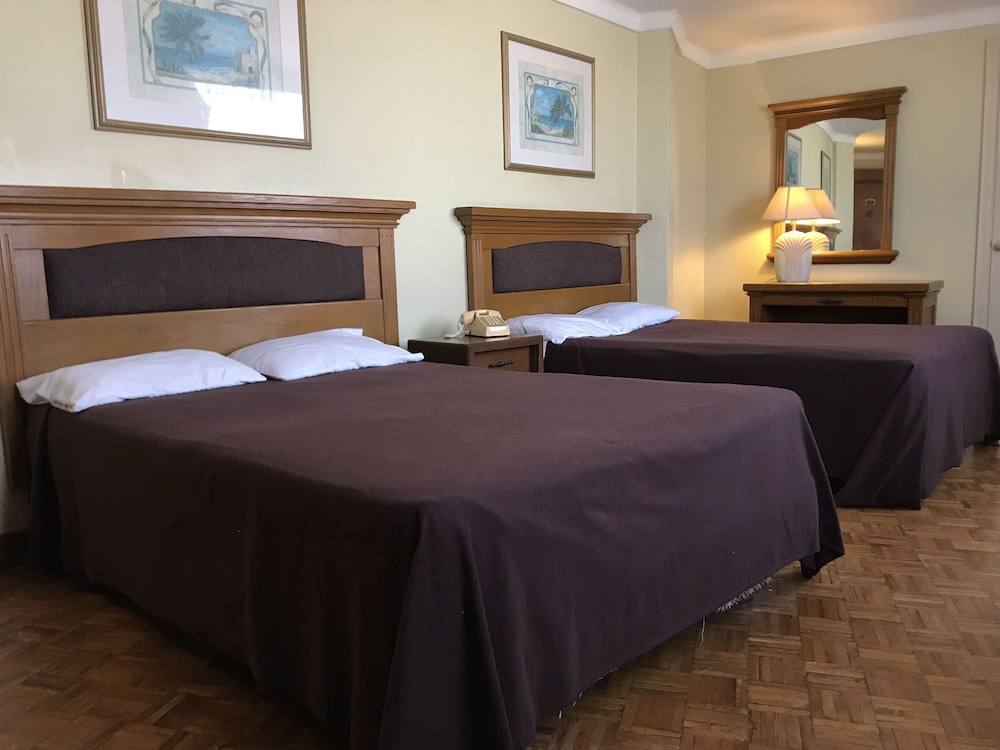 Standard Room, 2 Double Beds photo 3