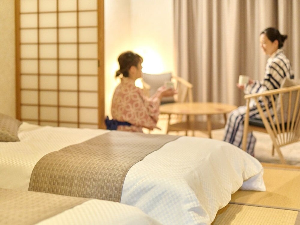 [River View] Japanese Western Style Room (Free Wi-Fi) - Photo 3