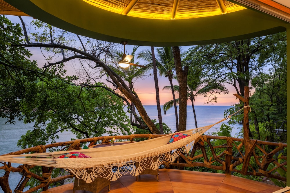 Jungle Love Nest-ocean View