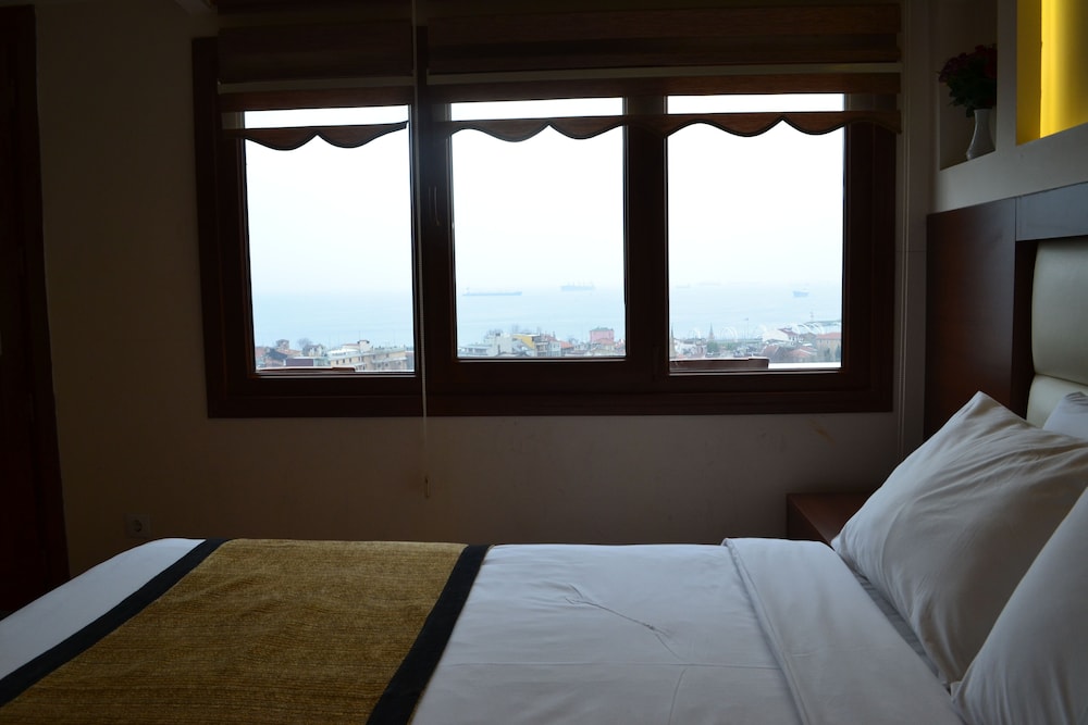 Double Room, Balcony, Sea View photo 2