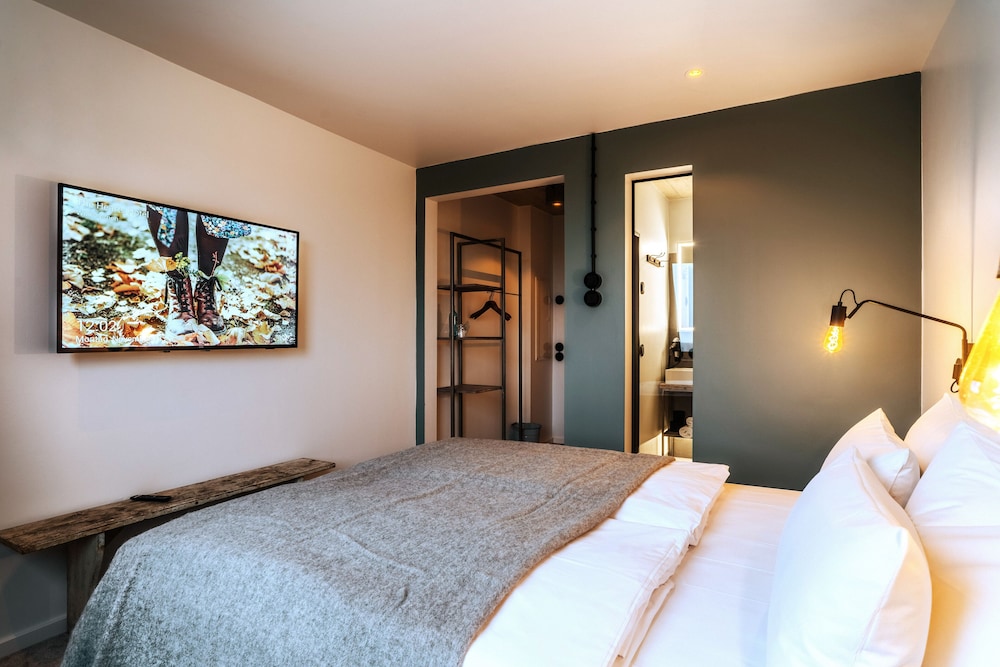 Basic Double Room photo 3