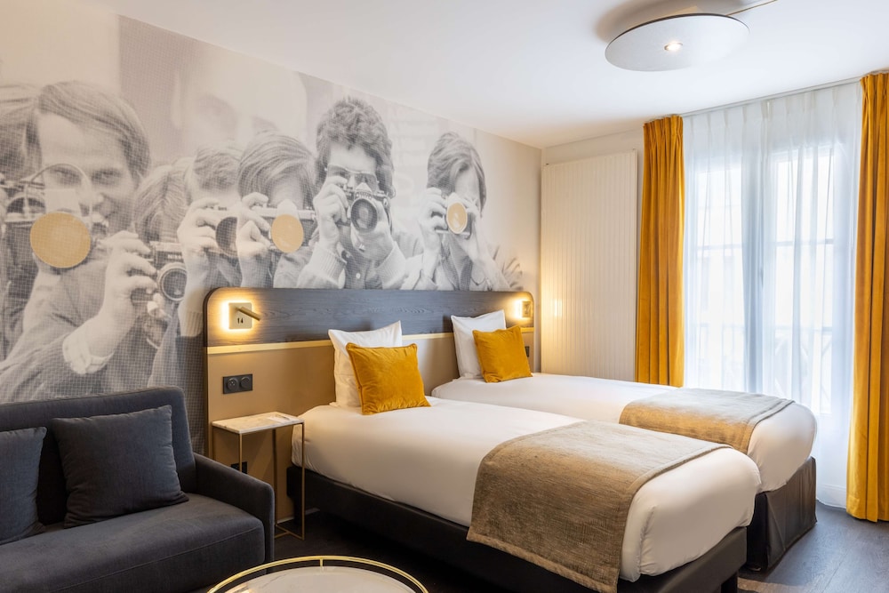 Superior Room, 1 King Bed, Non Smoking (with Single Sofabed) - Photo 1