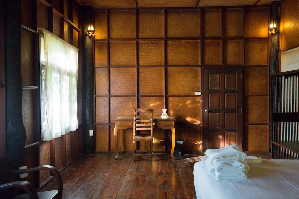 Bamboo Bungalow photo 3