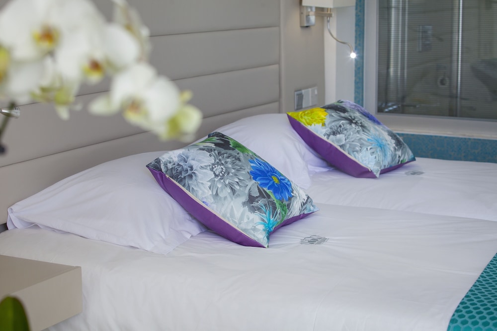 Family Suite, 2 Bedrooms, Non Smoking, Balcony