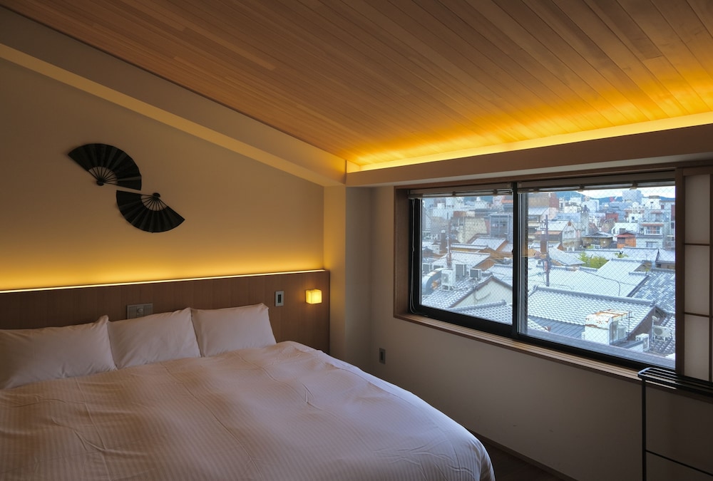 Deluxe King Room, Non Smoking photo 2