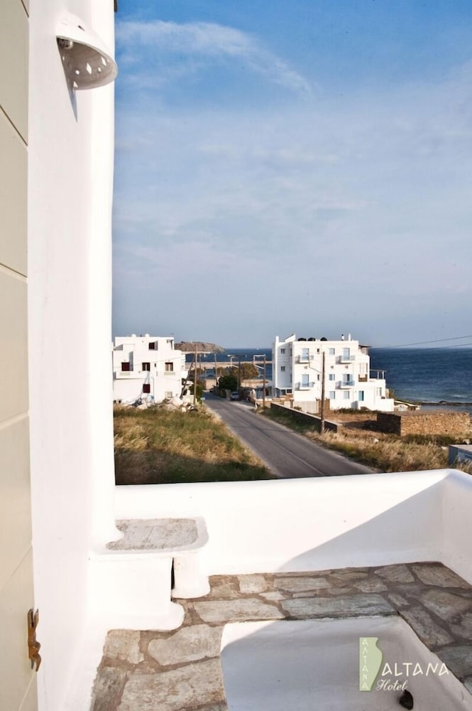 Deluxe Suite, Partial Sea View - Photo 7