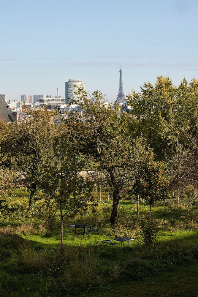 Deluxe Room, 1 King Bed, Balcony (Eiffel tower View) - Photo 5